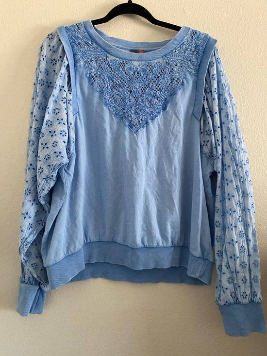 Pilcro Tops - Anthropologie PILCRO Blue Eyelet Lace Puff Sleeve Top